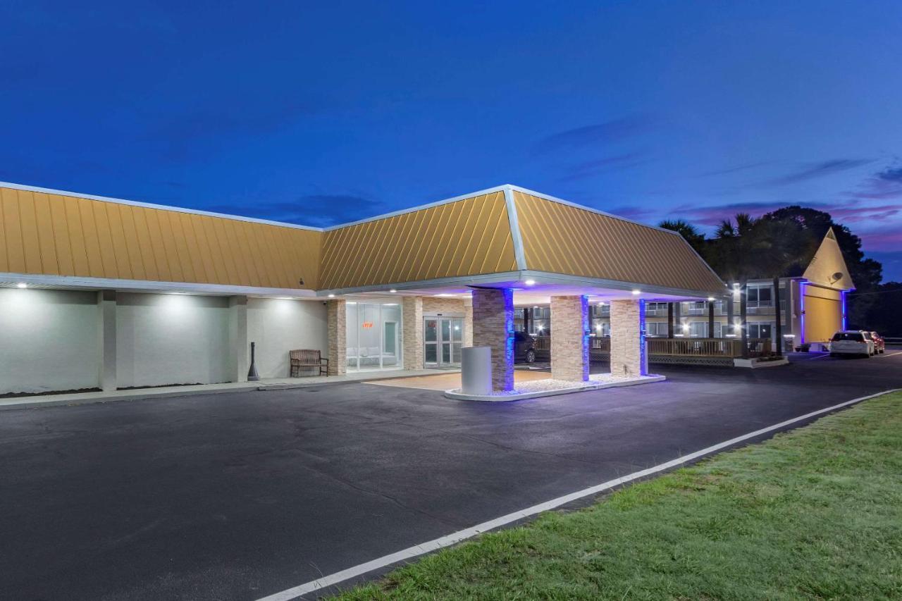 Quality Inn & Suites Pawleys Island Buitenkant foto