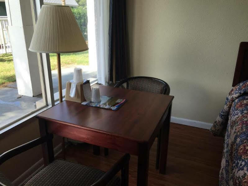 Quality Inn & Suites Pawleys Island Buitenkant foto